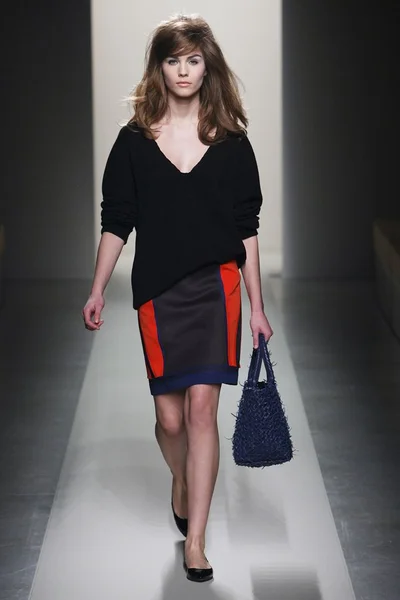 Look 15